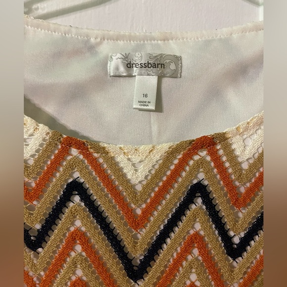 Chic Chevron Patterned Dress With Cap Sleeves - Picture 3 of 5